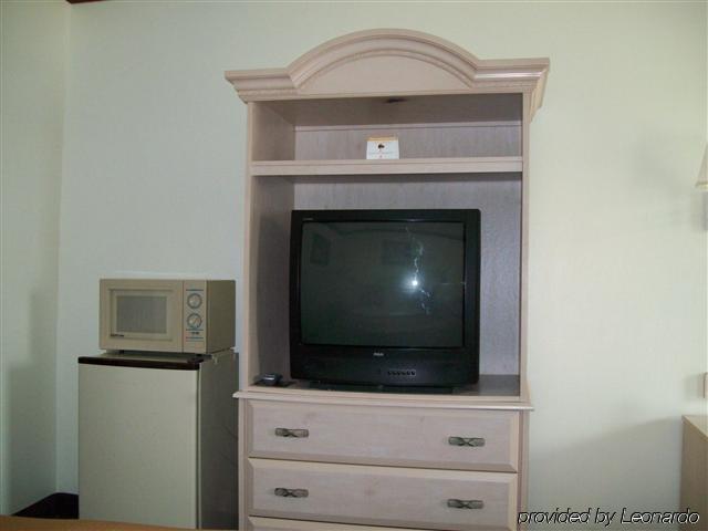 Economy Inn Cuyahoga Falls Room photo