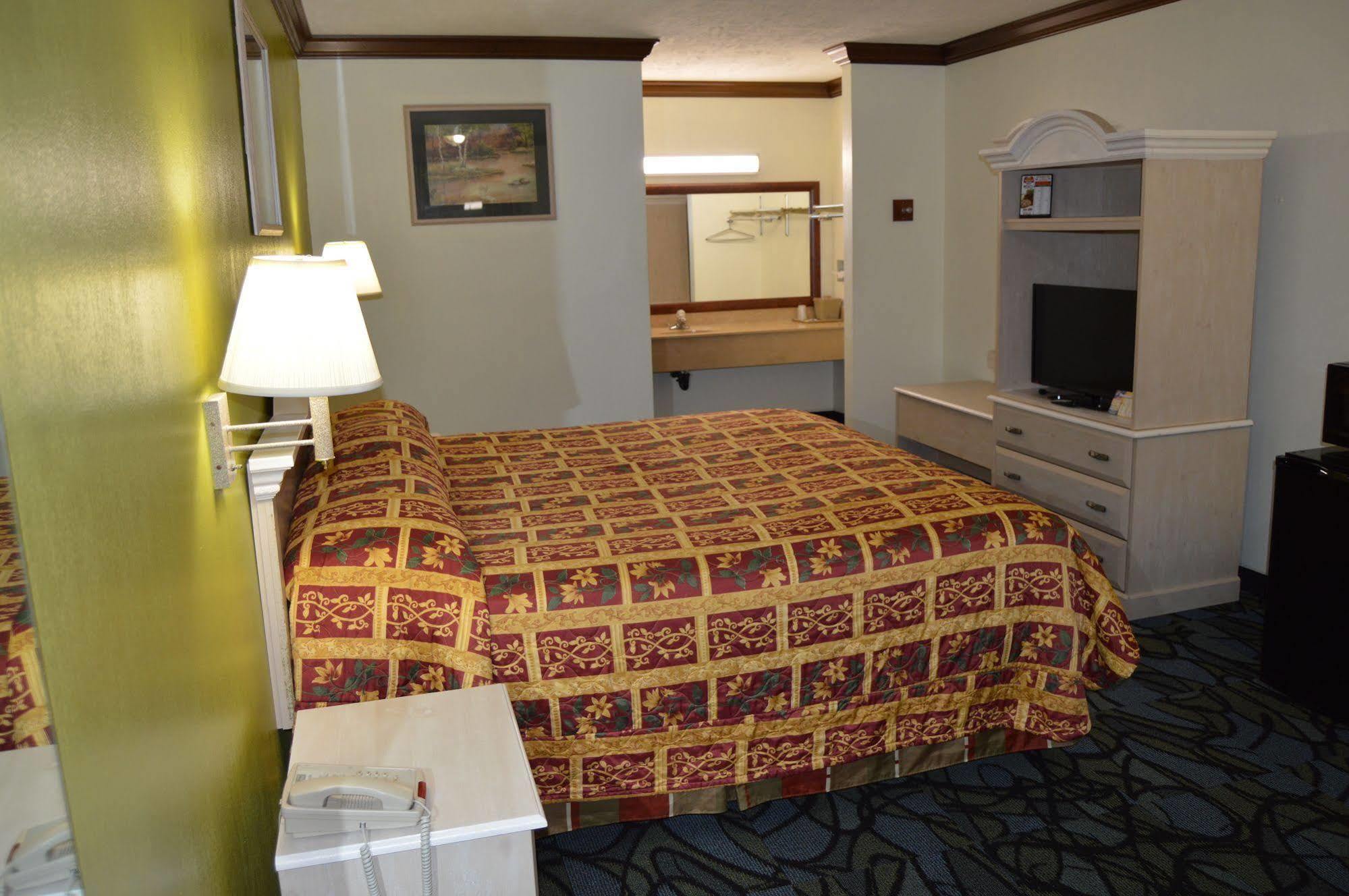 Economy Inn Cuyahoga Falls Exterior photo